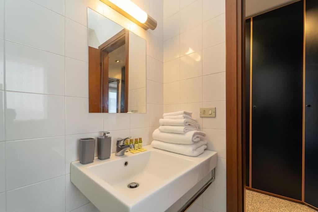 5 Giornate Apt Con Terrazzo E Garage Privato Milan Extérieur photo
